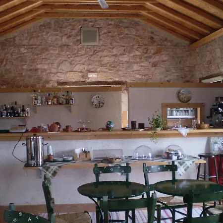 Arachovitika Kalivia 酒店 3*