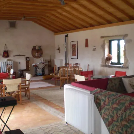 Hotel Arachovitika Kalivia Karyes