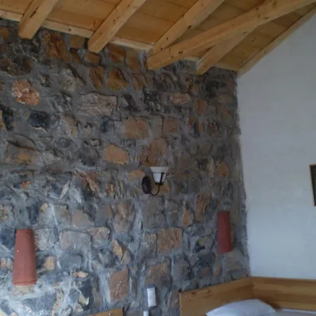 Arachovitika Kalivia Hotel Karyes