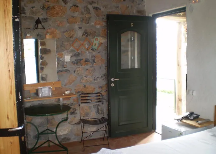 Arachovitika Kalivia Hotell Karyes