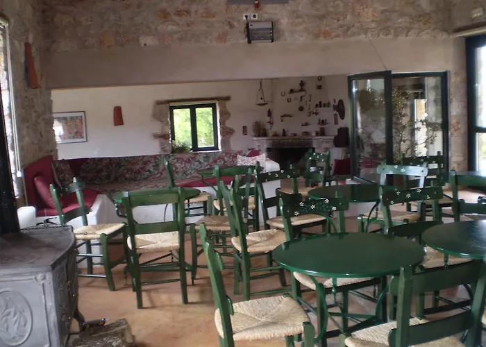 Hotell Arachovitika Kalivia 3*