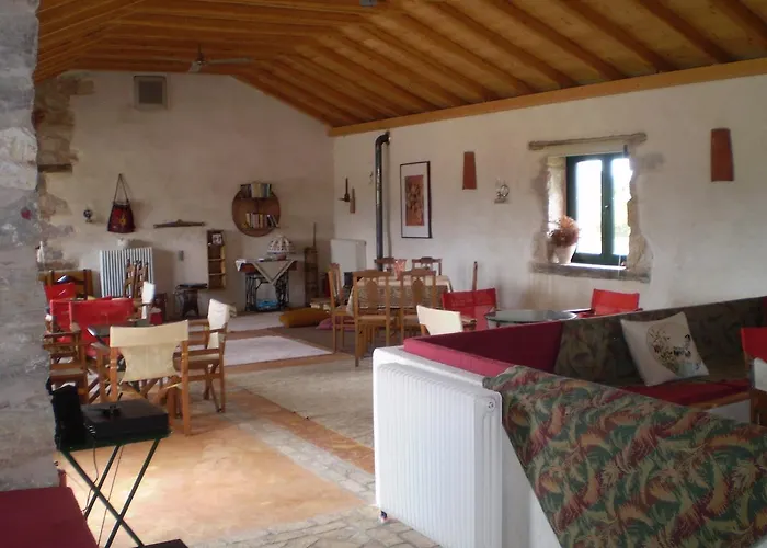 Hotell Arachovitika Kalivia Karyes