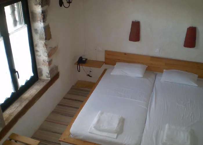 Hotell Arachovitika Kalivia Karyes