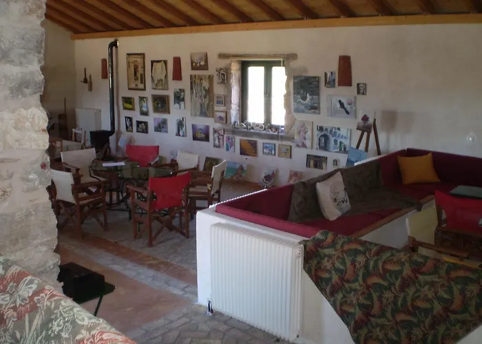 Hotell Arachovitika Kalivia